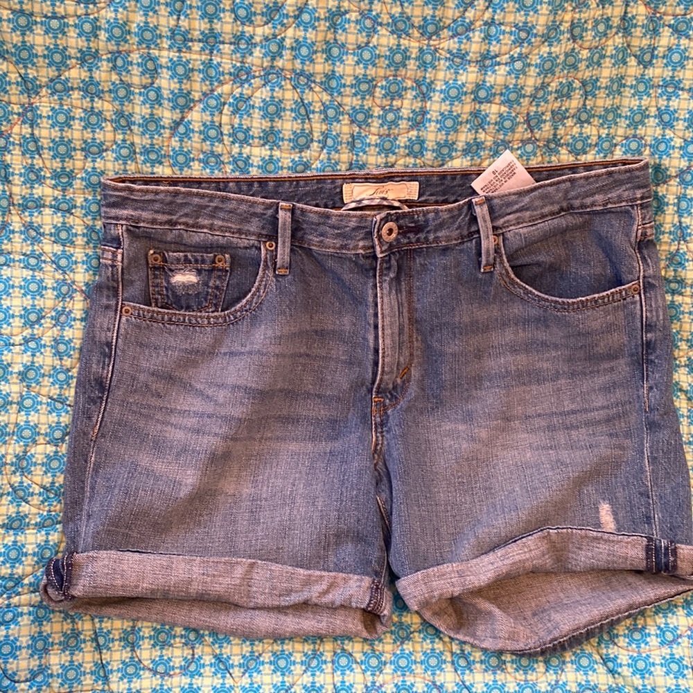 Levi’s ladies denim shorts size 10
